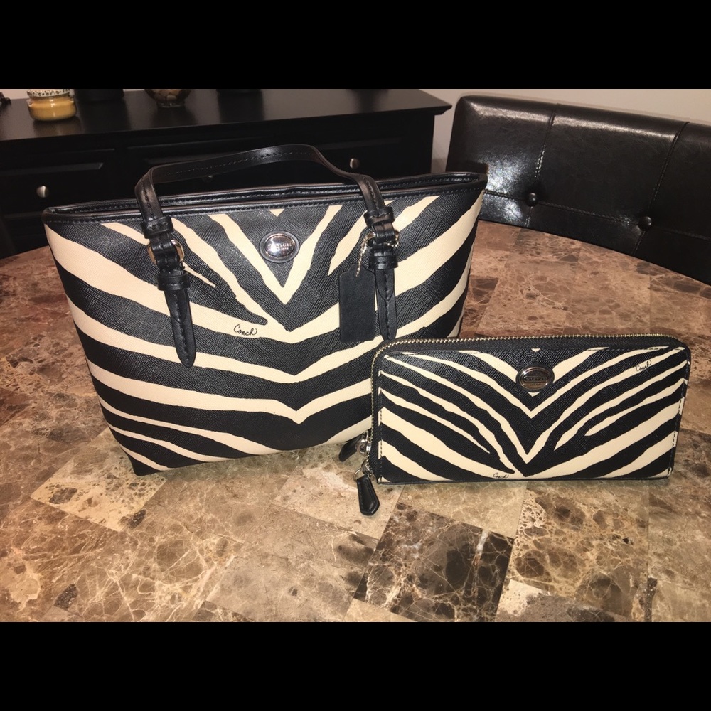 Authentic Coach mini handbag and wallet set
